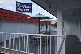 Riverside Motel