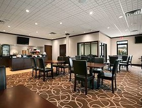Best Western Plus Pitt Meadows Inn & Suites