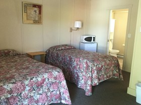 Cedars Motel