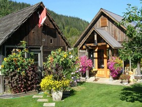 7 Acres Bed & Breakfast