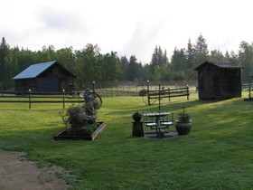7 Acres Bed & Breakfast
