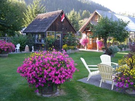 7 Acres Bed & Breakfast