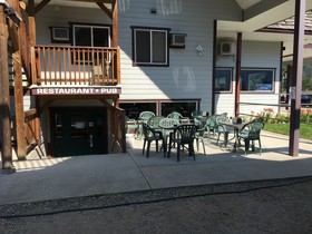 Peaks Lodge