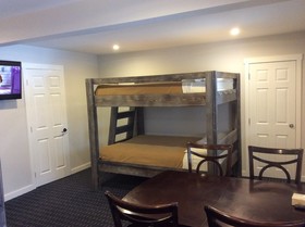 Peaks Lodge