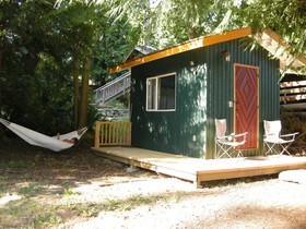 Up The Creek Backpacker's Lodge