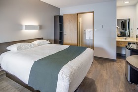 Motel 6 Victoria Airport Saanichton