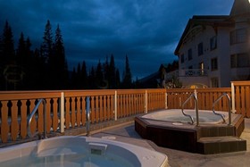 Sun Peaks Resort - Hearthstone Lodge