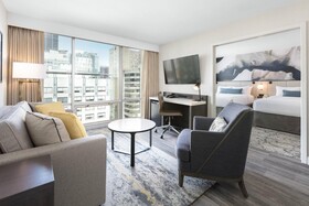 Delta Hotels Vancouver Downtown Suites