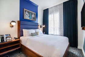 Hotel Belmont Vancouver MGallery