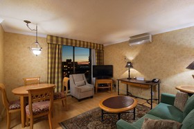 Sunset Inn & Suites
