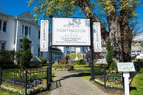 Huntingdon Manor