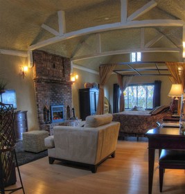The English Inn and Resort