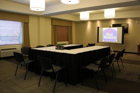 Best Western Thompson Hotel & Suites