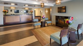 Best Western Thompson Hotel & Suites