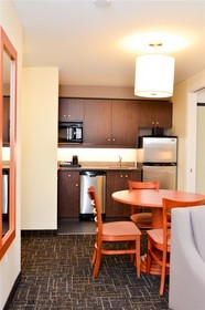 Best Western Thompson Hotel & Suites