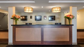 Best Western Thompson Hotel & Suites