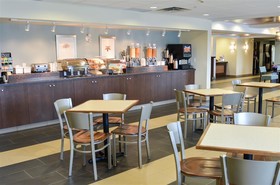 Best Western Thompson Hotel & Suites