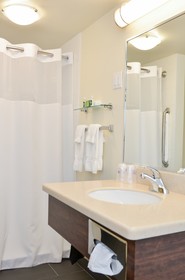 Best Western Thompson Hotel & Suites