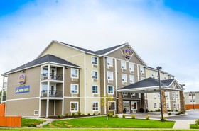 Best Western Thompson Hotel & Suites