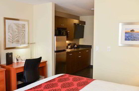 Best Western Thompson Hotel & Suites