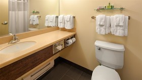 Best Western Thompson Hotel & Suites