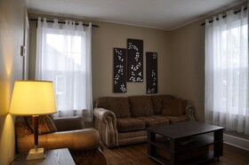 Moncton Suites - 81 Maple Street