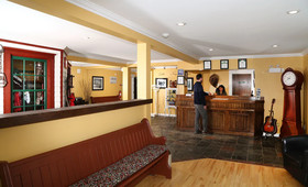 Grenfell Heritage Hotel And Suites