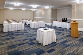 Holiday Inn Express & Suites Halifax Beford