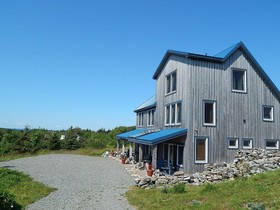 Blue Tin Roof Bed & Breakfast