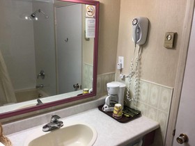 Country Squire Motel