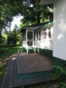 Birch Cliff Lodge on Baptiste Lake