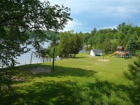 Birch Cliff Lodge on Baptiste Lake