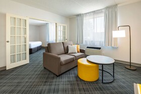 Comfort Inn & Suites Barrie / Essa Road