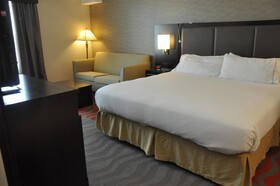 Holiday Inn Express & Suites Barrie