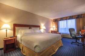 Holiday Inn Express & Suites Belleville