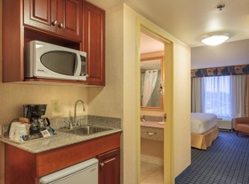 Holiday Inn Express & Suites Belleville