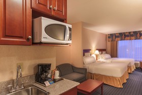 Holiday Inn Express & Suites Belleville