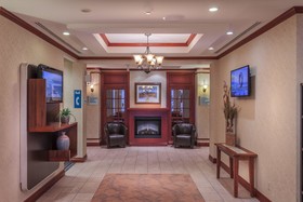 Holiday Inn Express & Suites Belleville