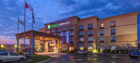 Holiday Inn Express & Suites Belleville