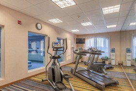 Holiday Inn Express & Suites Belleville