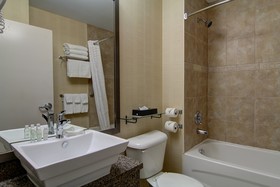 Best Western Plus Bowmanville