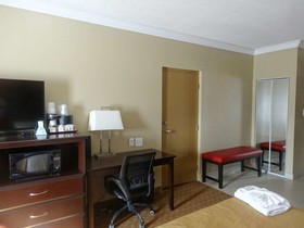 Best Western Plus Bowmanville