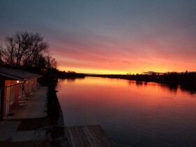 The Waters Edge Inn