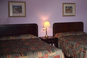 Colonial Motel