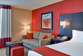 Holiday Inn Express & Suites Chatham South