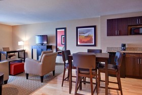 Holiday Inn Express & Suites Chatham South