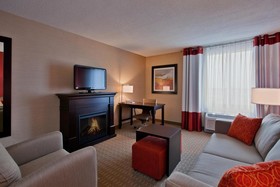 Holiday Inn Express & Suites Chatham South