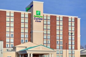 Holiday Inn Express & Suites Chatham South