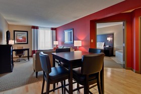 Holiday Inn Express & Suites Chatham South