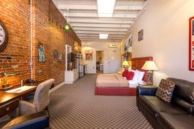 Retro Suites Hotel